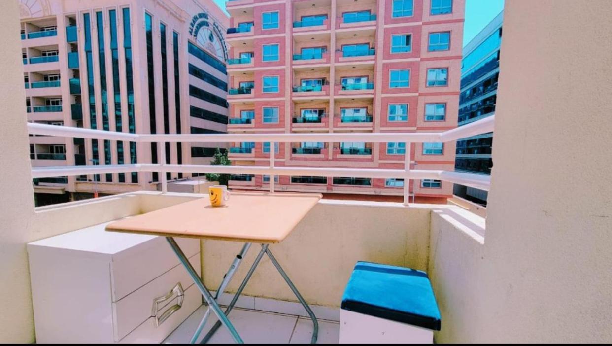 Dxb Hostel Near Adcb Metro Station Dubai Exterior photo
